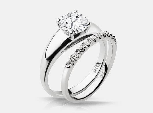 white_gold_solitaire_engagement_ring