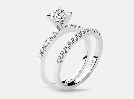 White_gold_weddig_set_diamond_solitare_side_matching_band